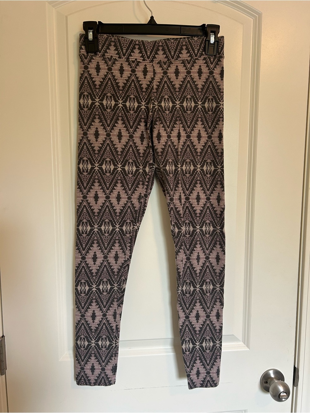 American Eagle Outfitters Pink & Black aztec Geometric Print cotton Leggings